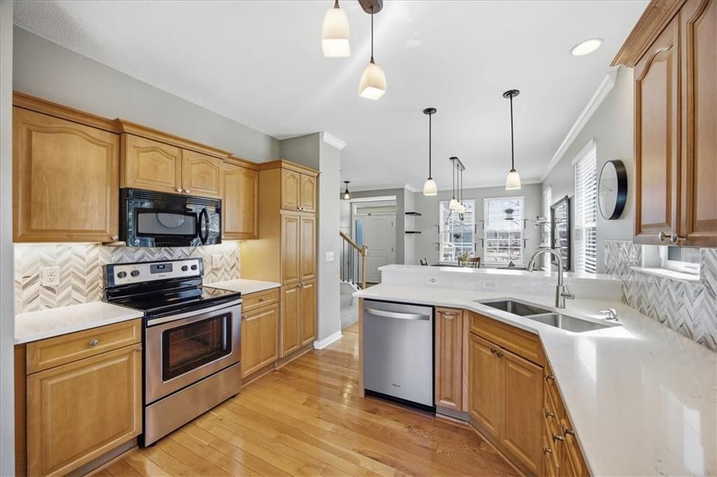 16168 GRANADA Street — photo 11