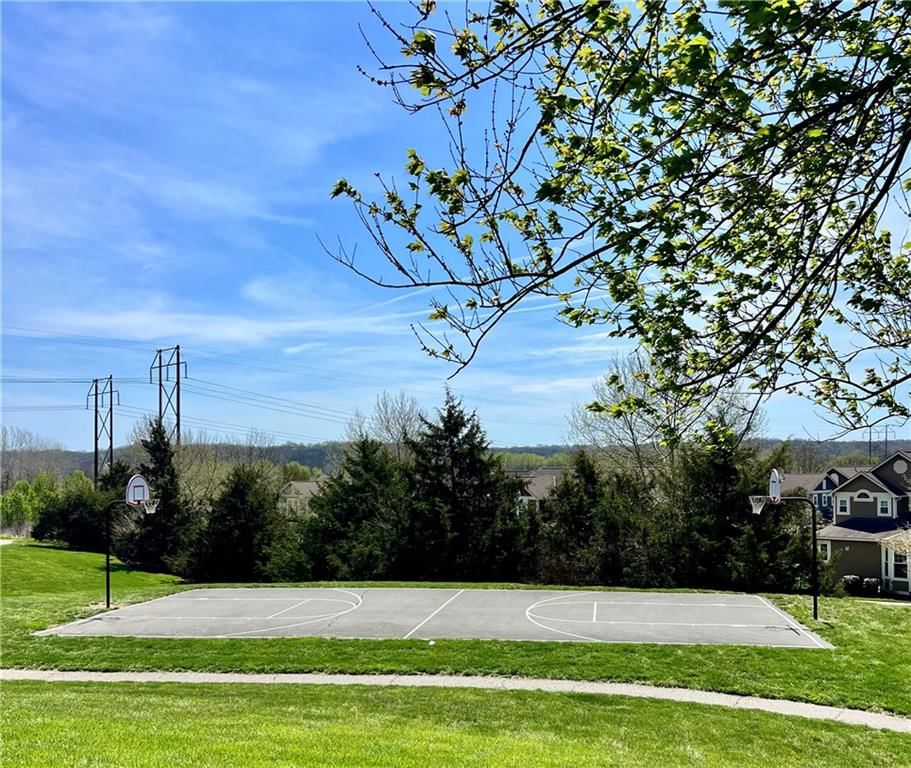 16168 GRANADA Street — photo 30
