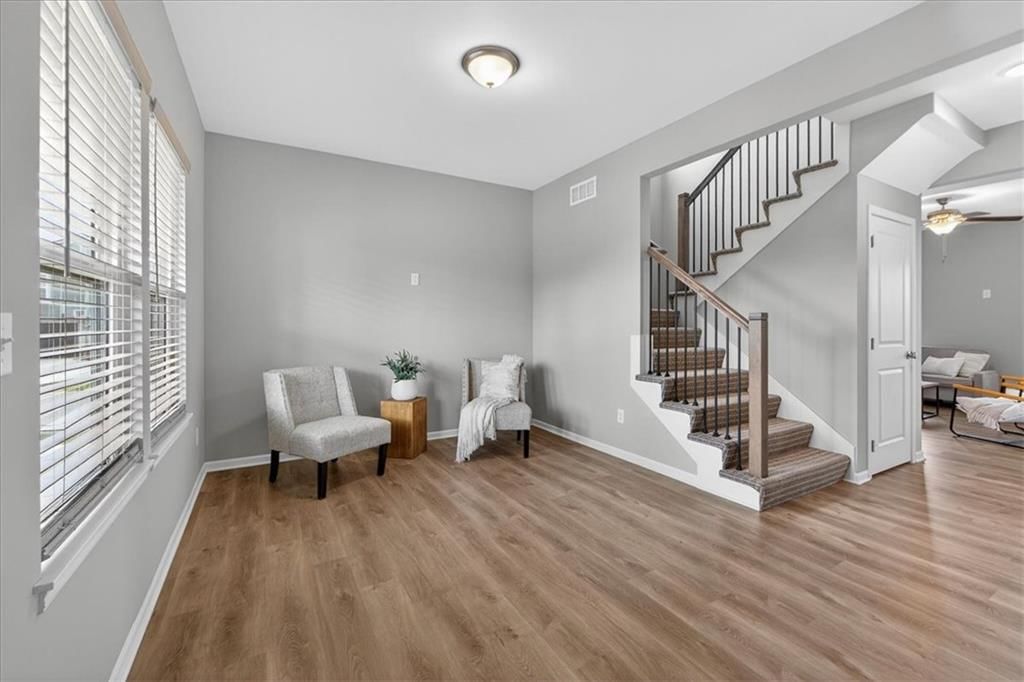 1201 SW Burns Court — photo 4