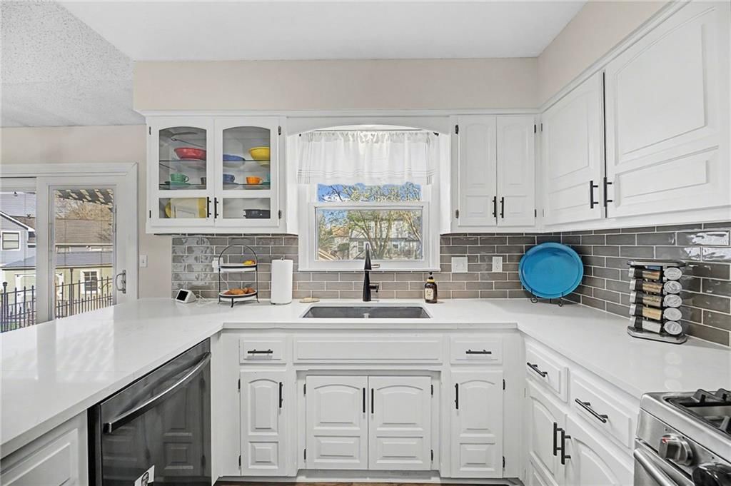 15016 W 124th Street — photo 15