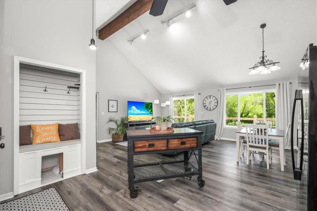 1817 NE Gatewood Drive — photo 4