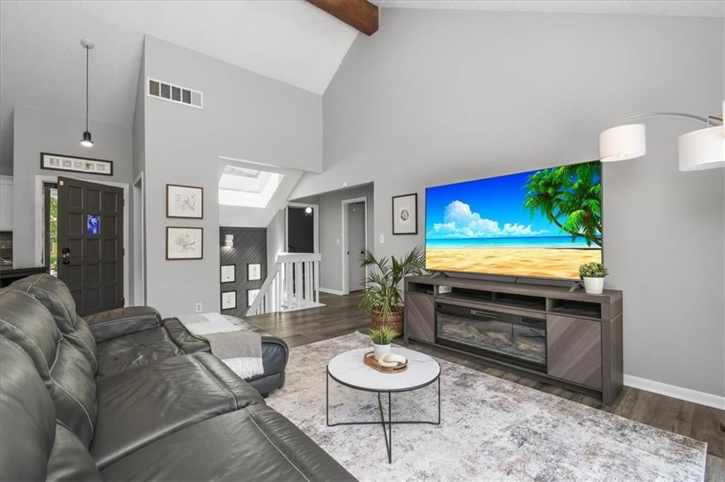 1817 NE Gatewood Drive — photo 6