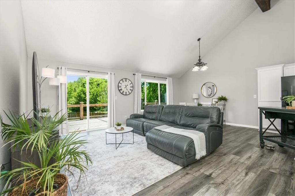 1817 NE Gatewood Drive — photo 7