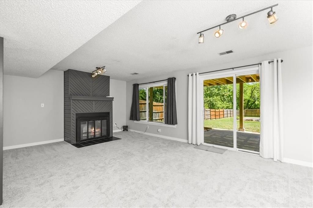 1817 NE Gatewood Drive — photo 16