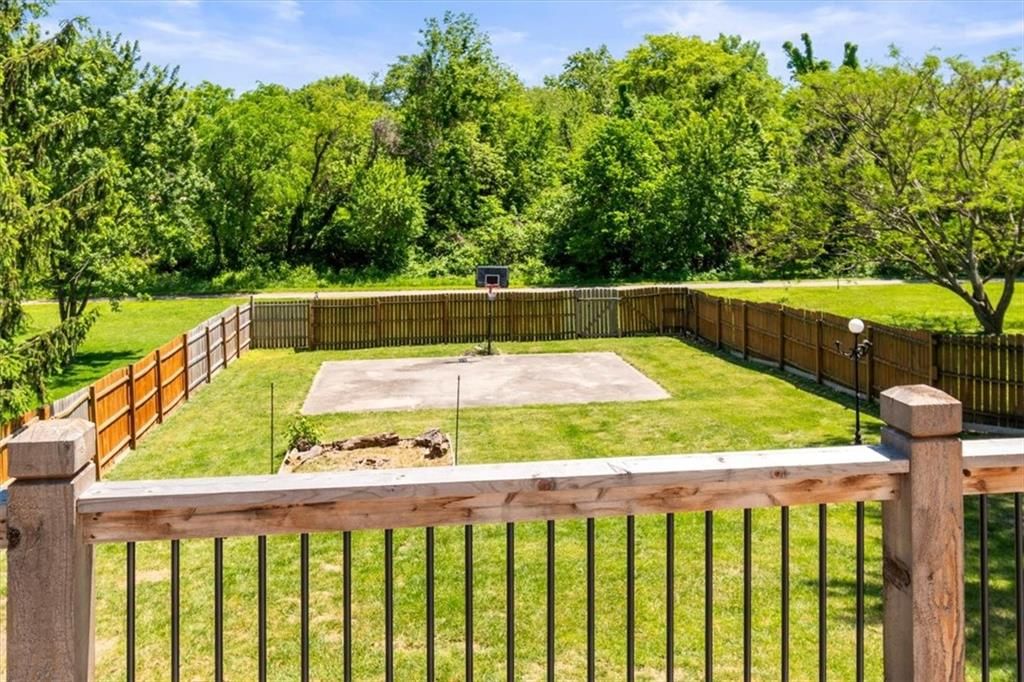 1817 NE Gatewood Drive — photo 21