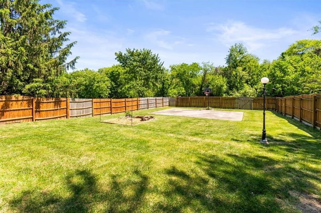 1817 NE Gatewood Drive — photo 24