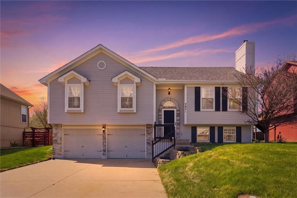 2531 NE Horseshoe Drive, Lee's Summit, MO