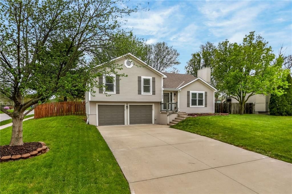1600 NE Whitestone Drive — photo 3