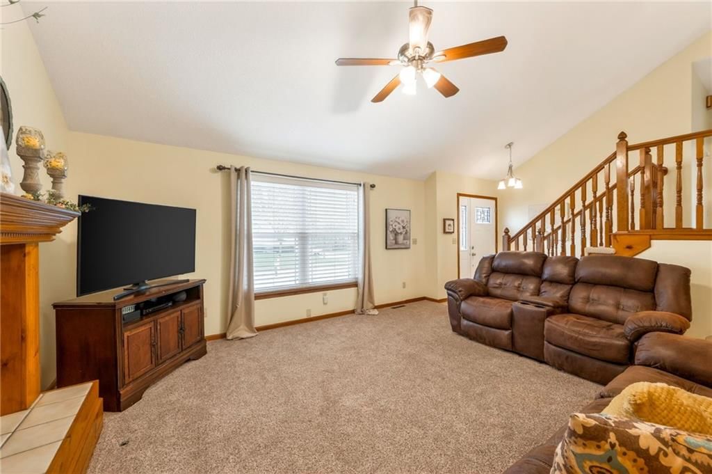1600 NE Whitestone Drive — photo 9