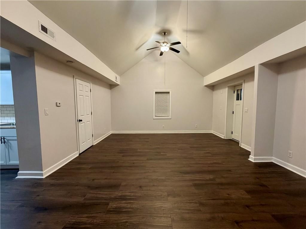 324 W South Avenue — photo 9