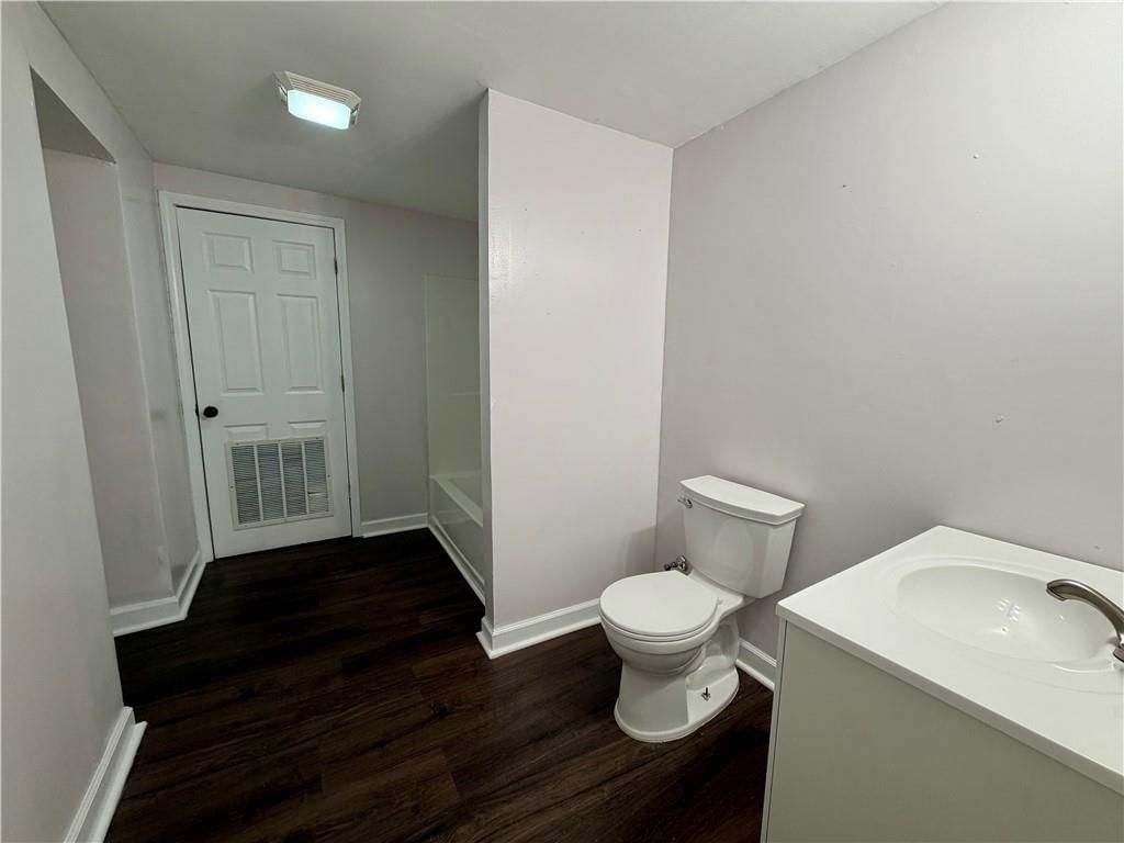 324 W South Avenue — photo 16