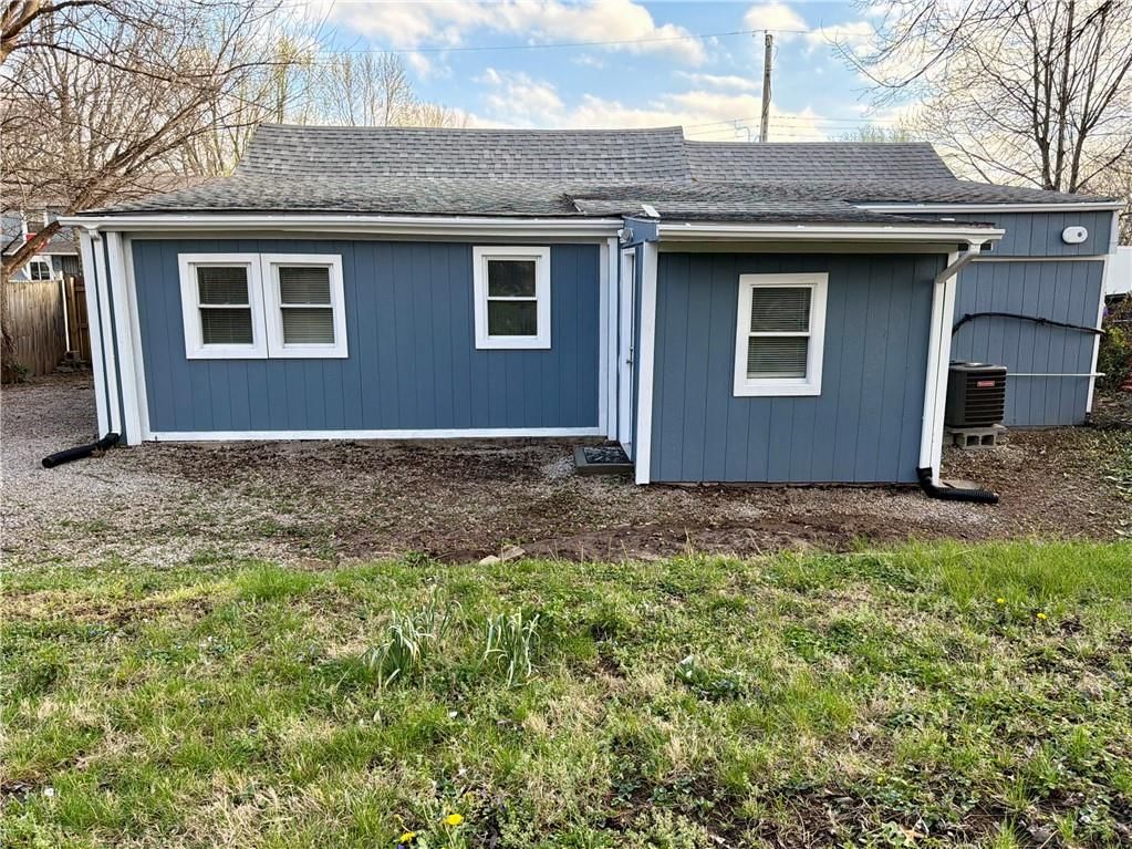 324 W South Avenue — photo 26