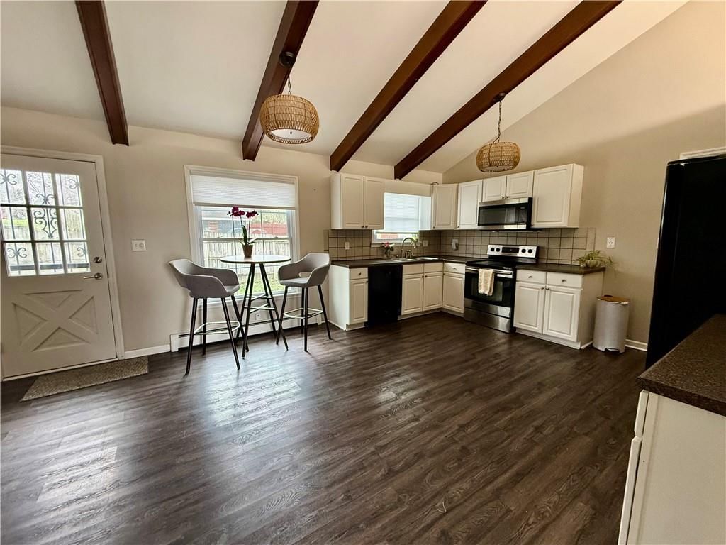 109 W Black Diamond Street — photo 11