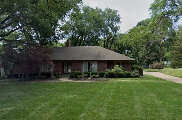 5121 W 67th Street, Prairie Village, KS
