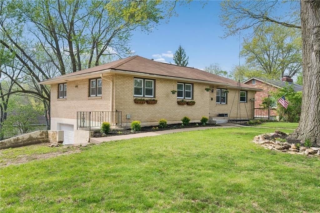 904 Ridgeway Drive — photo 3