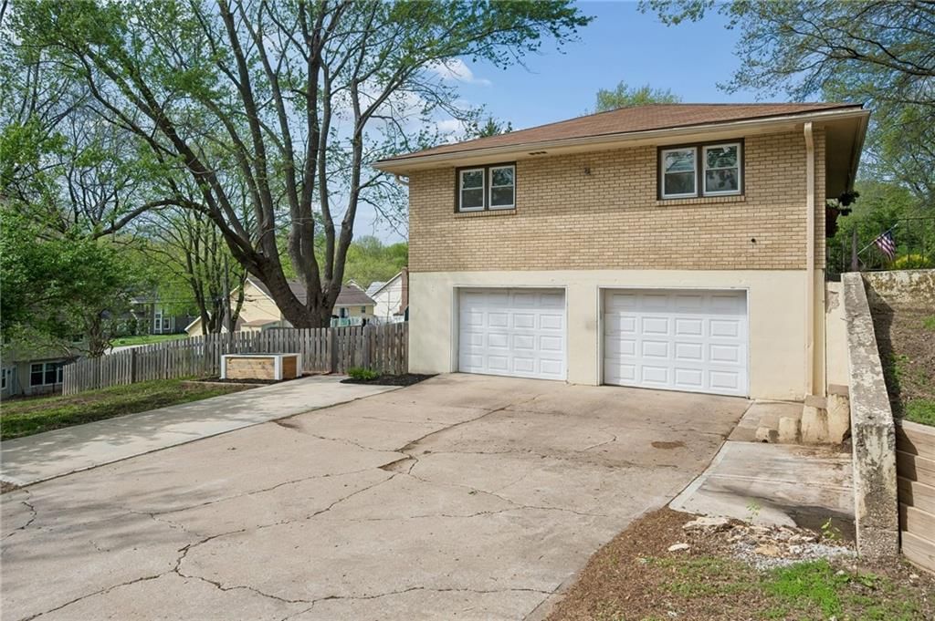 904 Ridgeway Drive — photo 4