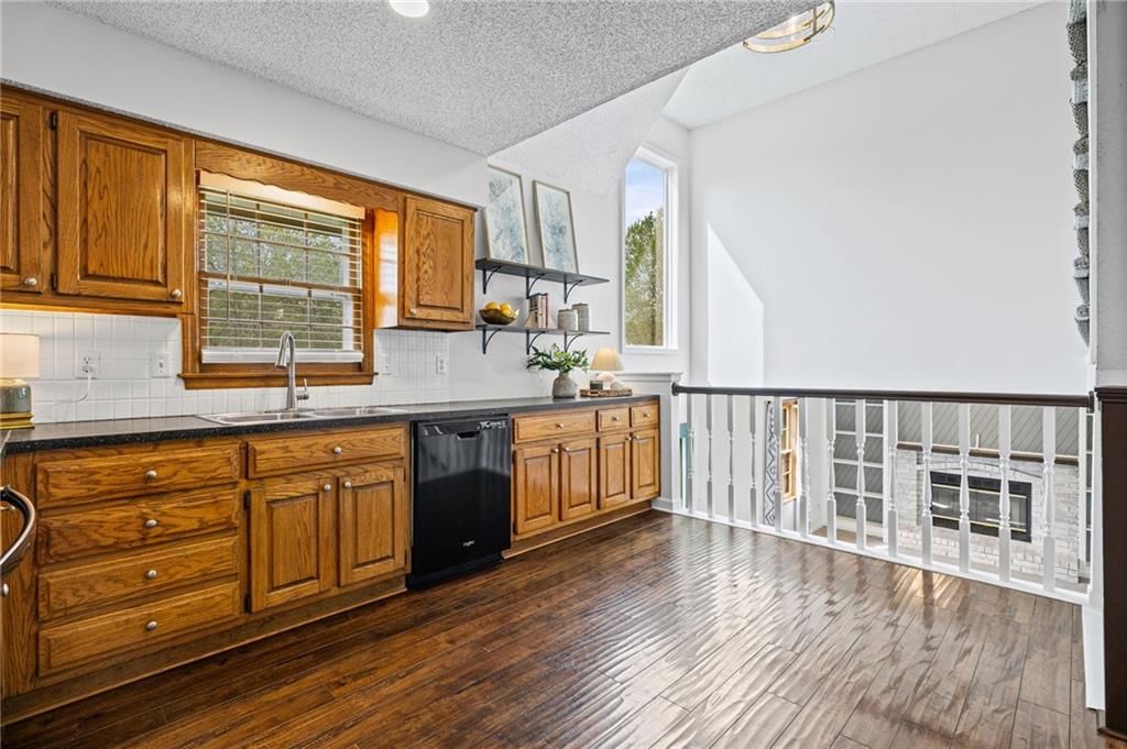 8442 Darnell Street — photo 10