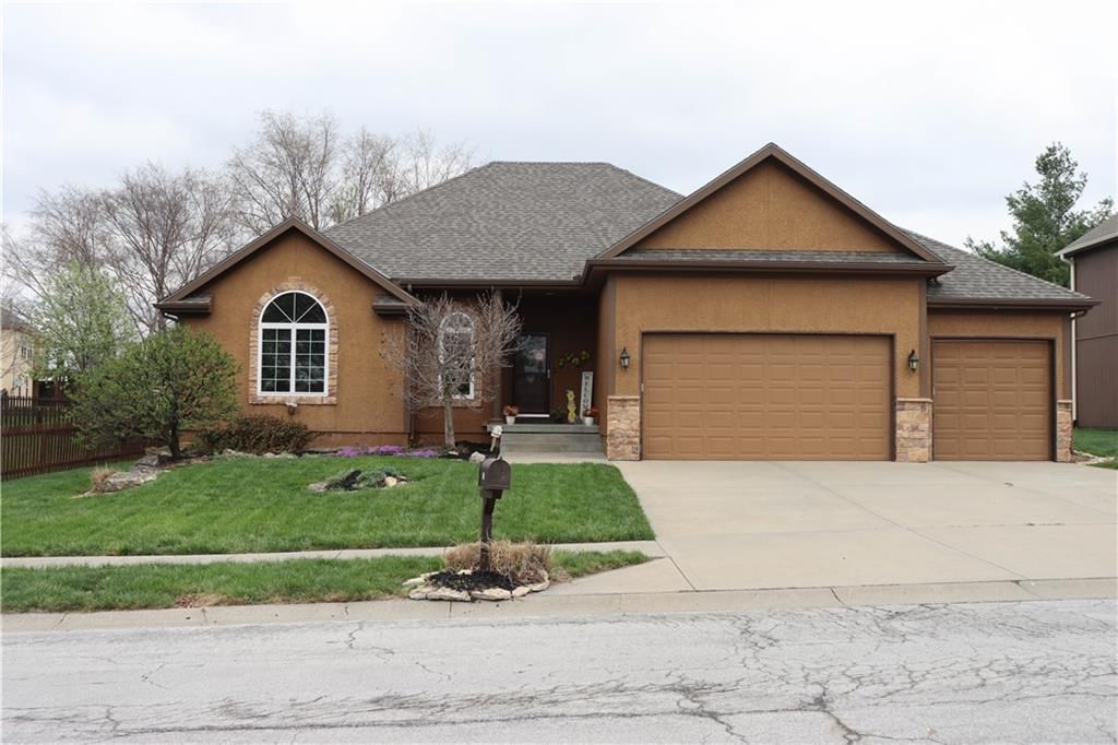 915 Englewood Drive, Kearney, MO