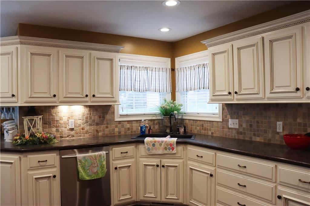 915 Englewood Drive — photo 21