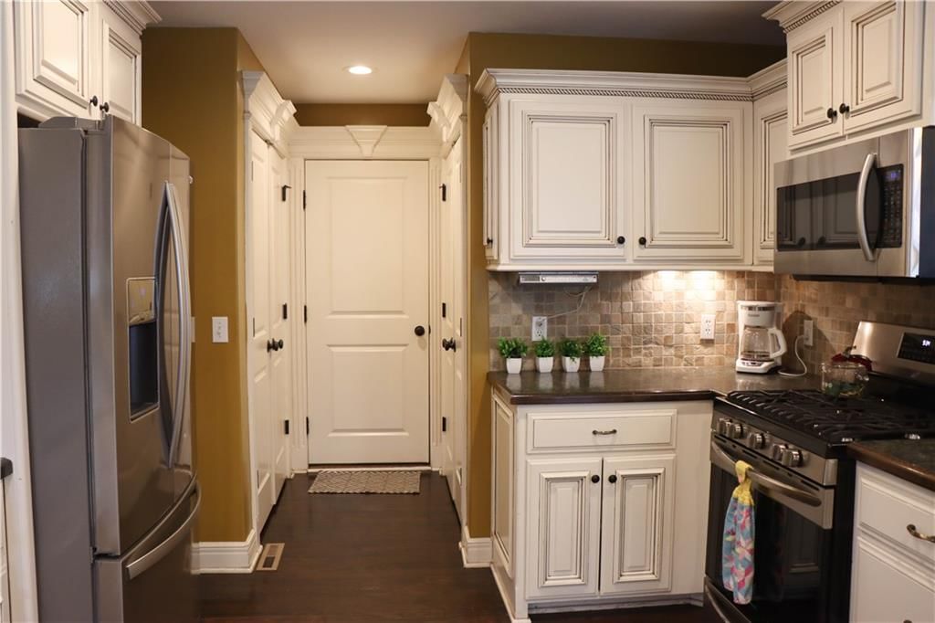 915 Englewood Drive — photo 22