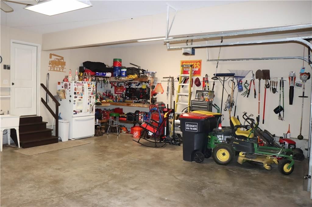 915 Englewood Drive — photo 28