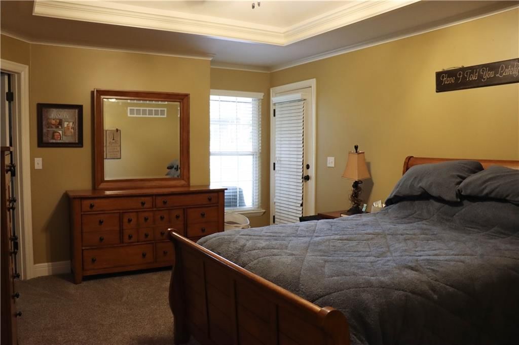 915 Englewood Drive — photo 32