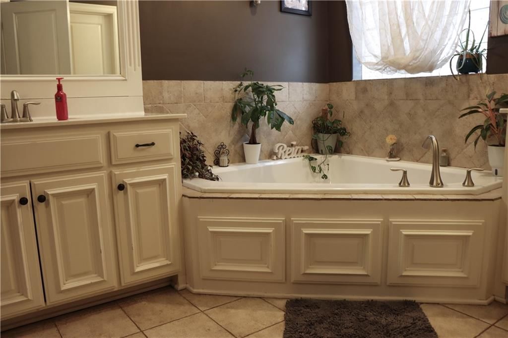 915 Englewood Drive — photo 34