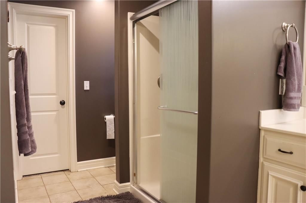 915 Englewood Drive — photo 38