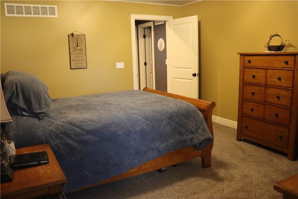 915 Englewood Drive — photo 39