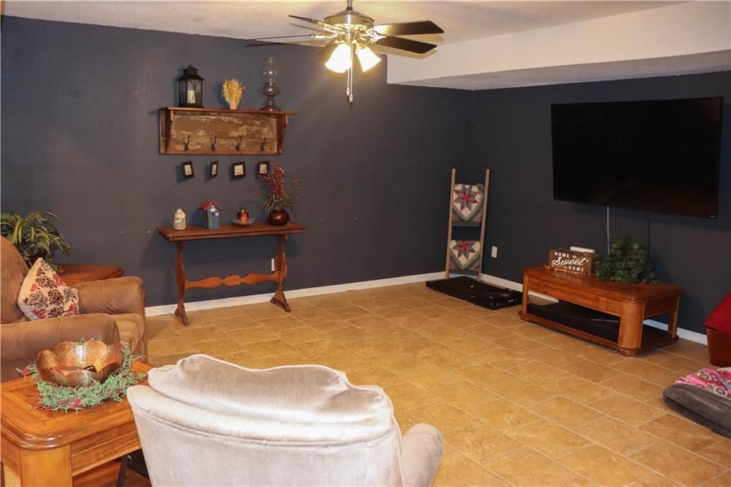 915 Englewood Drive — photo 52