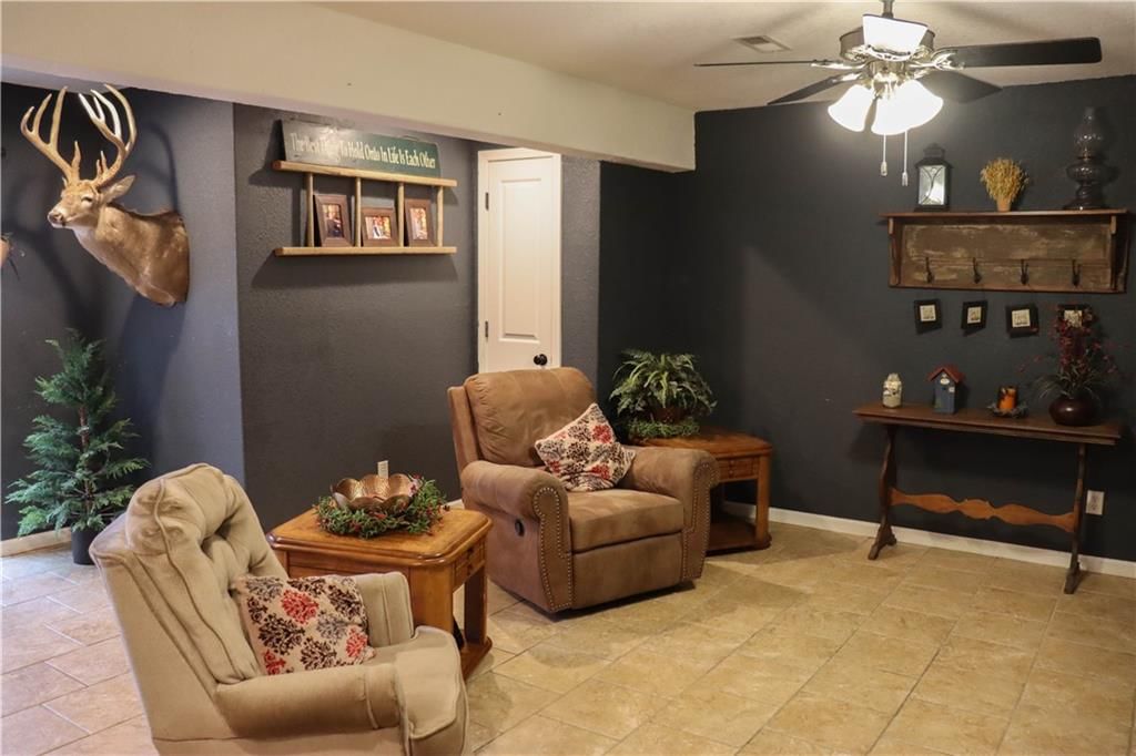 915 Englewood Drive — photo 53