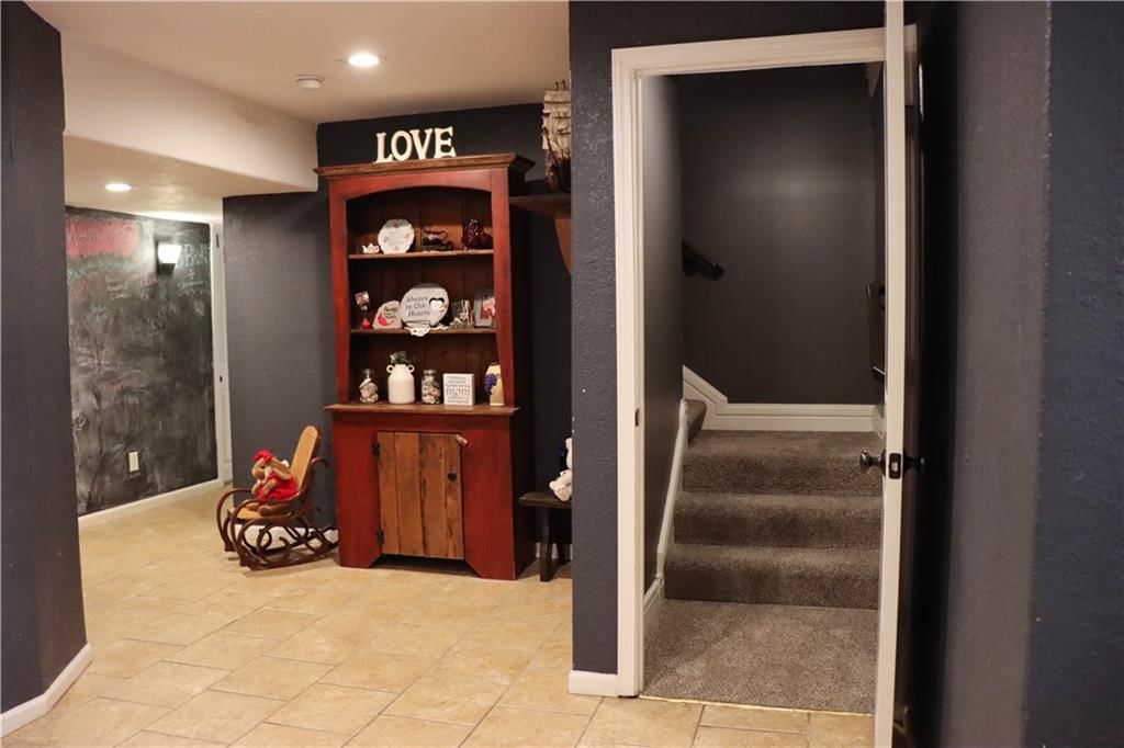 915 Englewood Drive — photo 56