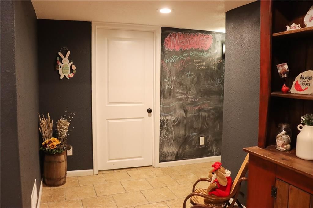 915 Englewood Drive — photo 57