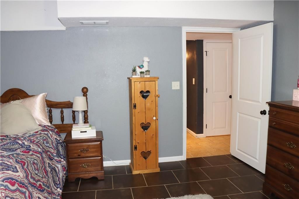915 Englewood Drive — photo 61
