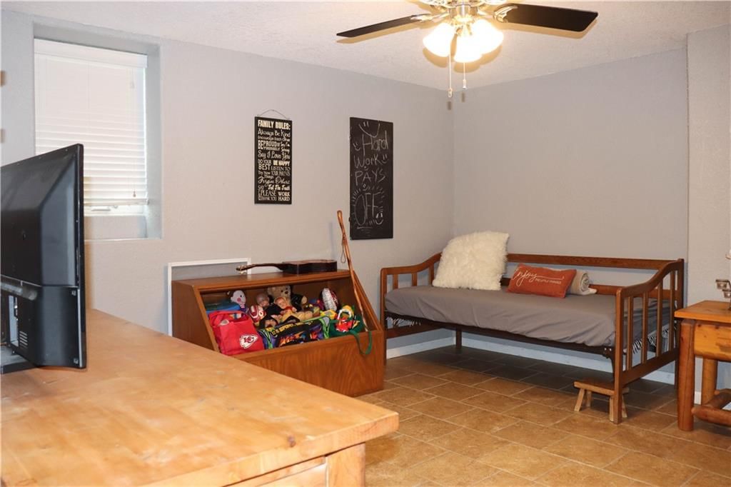 915 Englewood Drive — photo 63