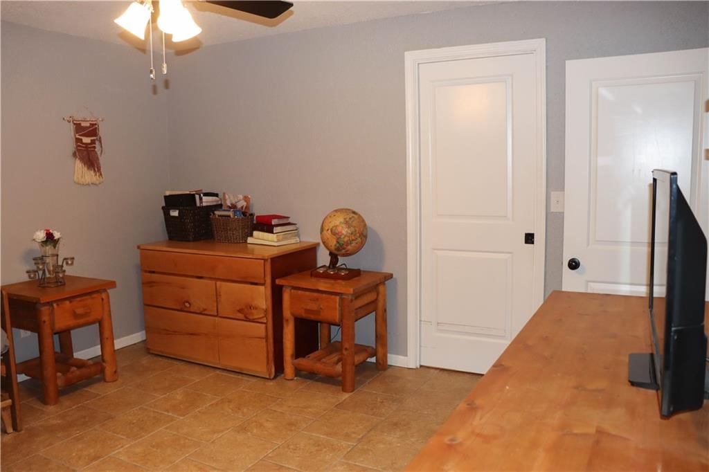 915 Englewood Drive — photo 64