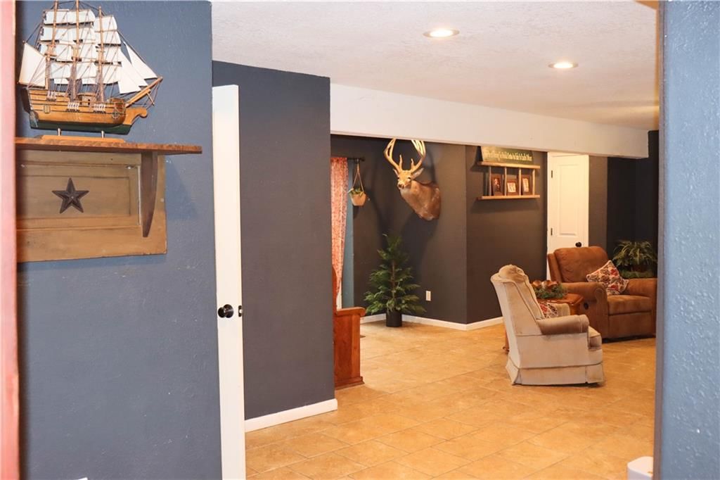 915 Englewood Drive — photo 73