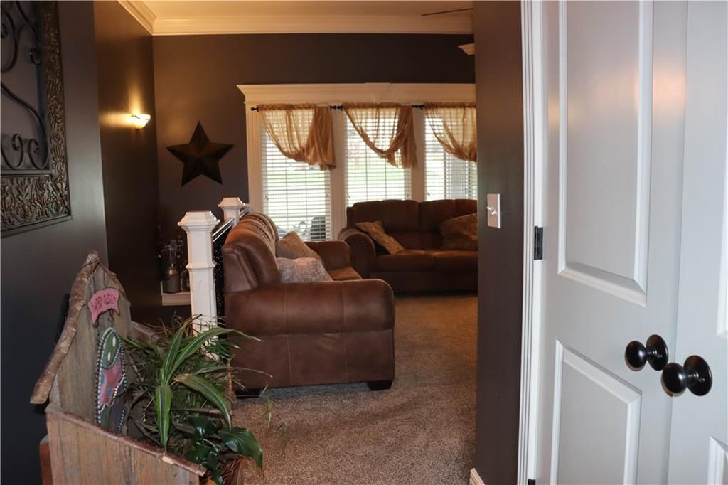 915 Englewood Drive — photo 76