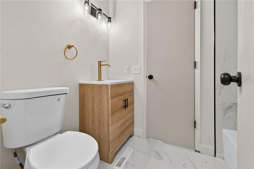 1301 Ada Street — photo 18