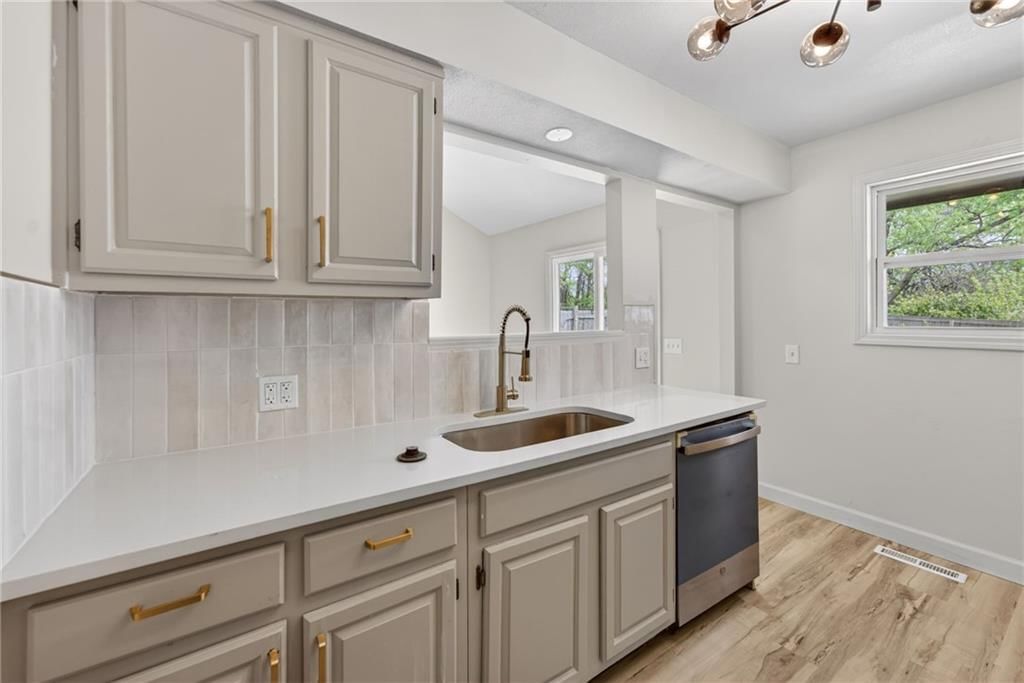 1301 Ada Street — photo 26
