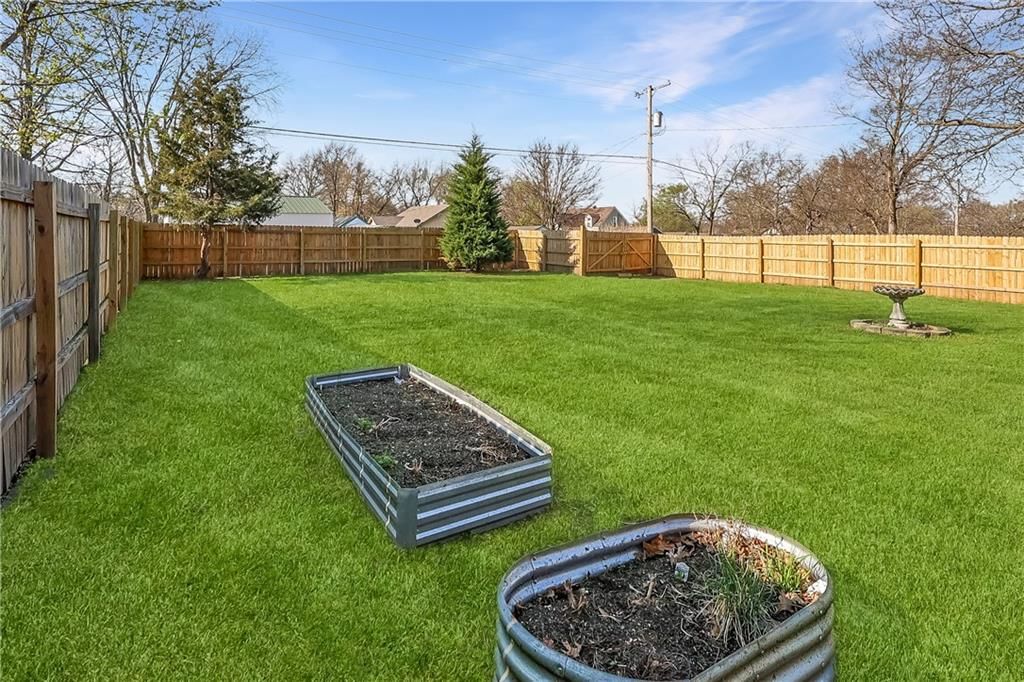 705 W Mechanic Street — photo 26