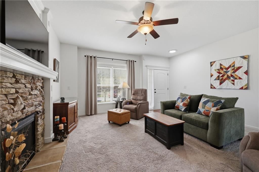 1611 NW Nicholas Drive — photo 3