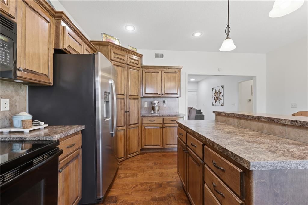 1611 NW Nicholas Drive — photo 5