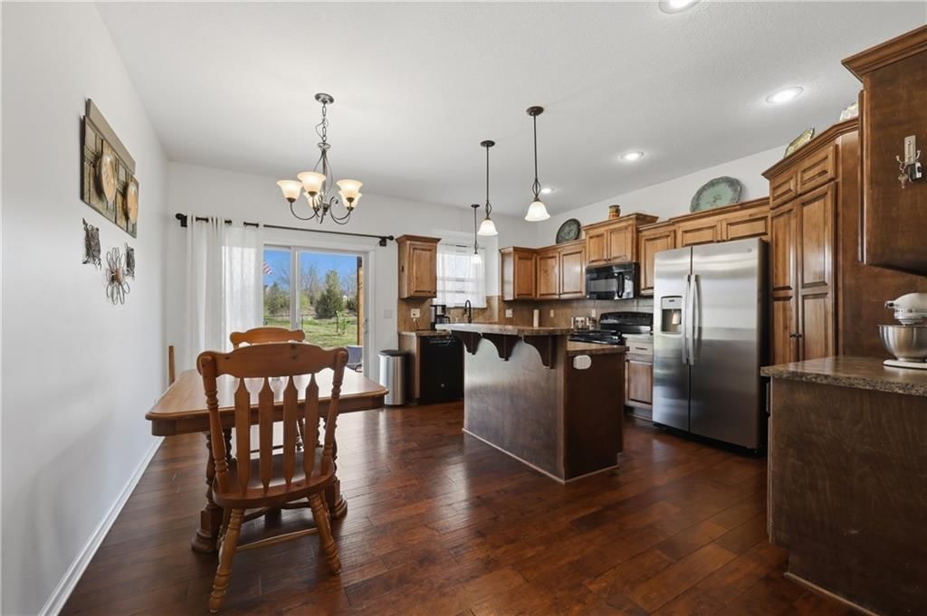 1611 NW Nicholas Drive — photo 8
