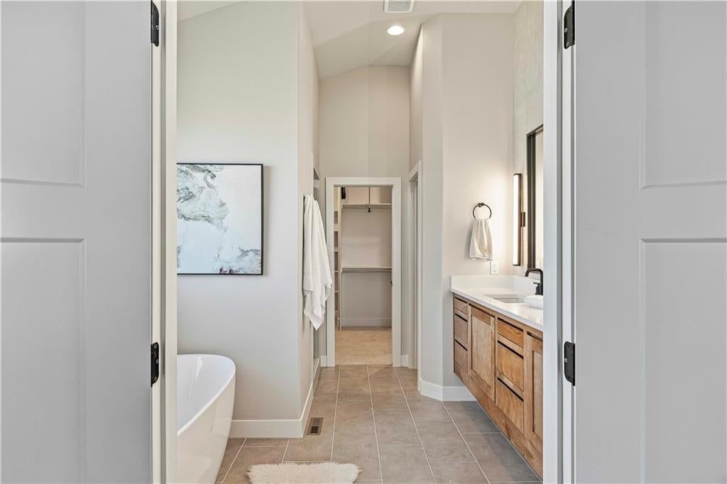 Photo 28 of 47, 510 Bentwater Drive, Raymore, MO 64083
