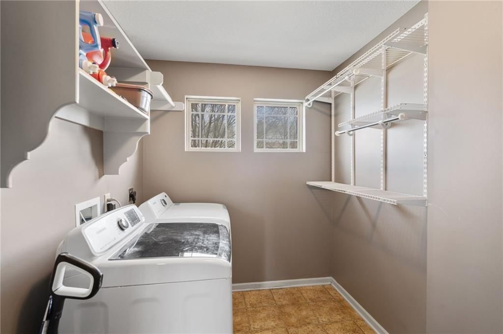 1303 Ashdown Circle — photo 32