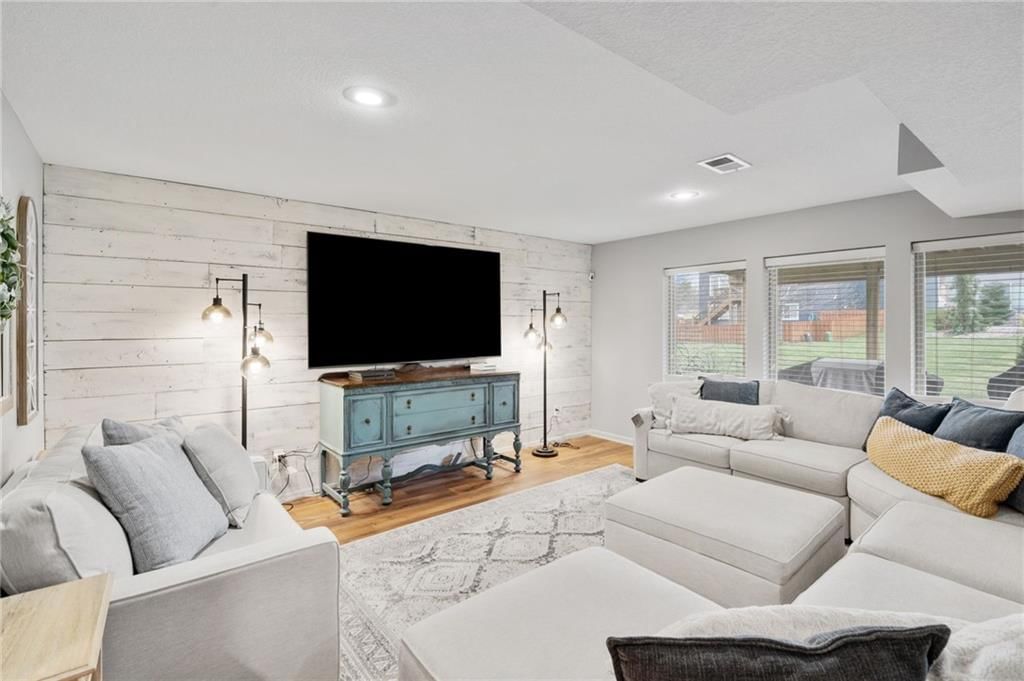 1303 Ashdown Circle — photo 36