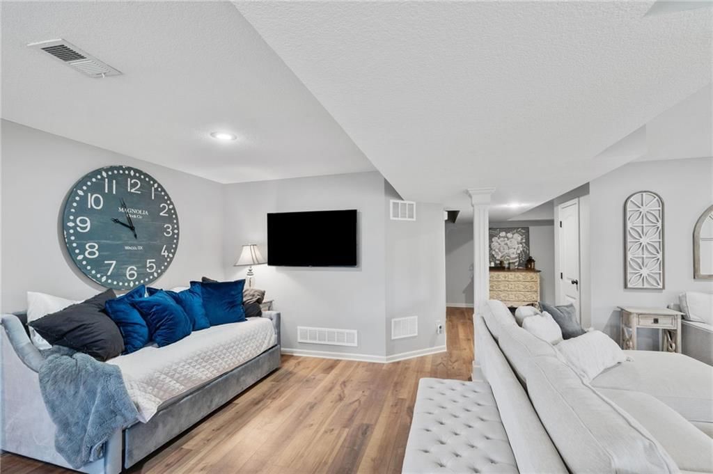 1303 Ashdown Circle — photo 38