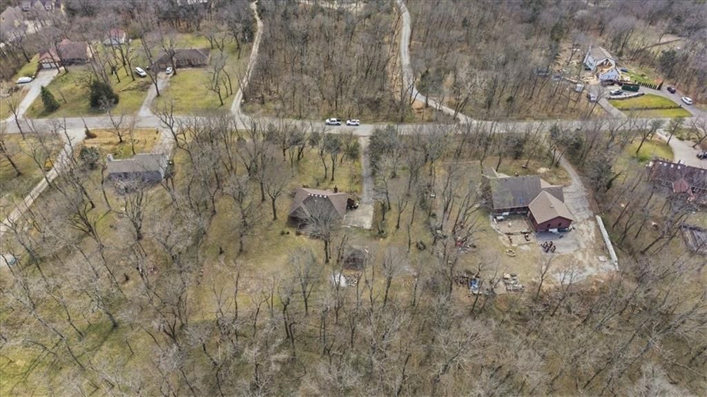 27934 W 85th Terrace — photo 32