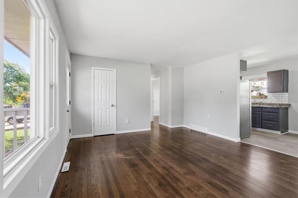 3404 N McCoy Street — photo 3